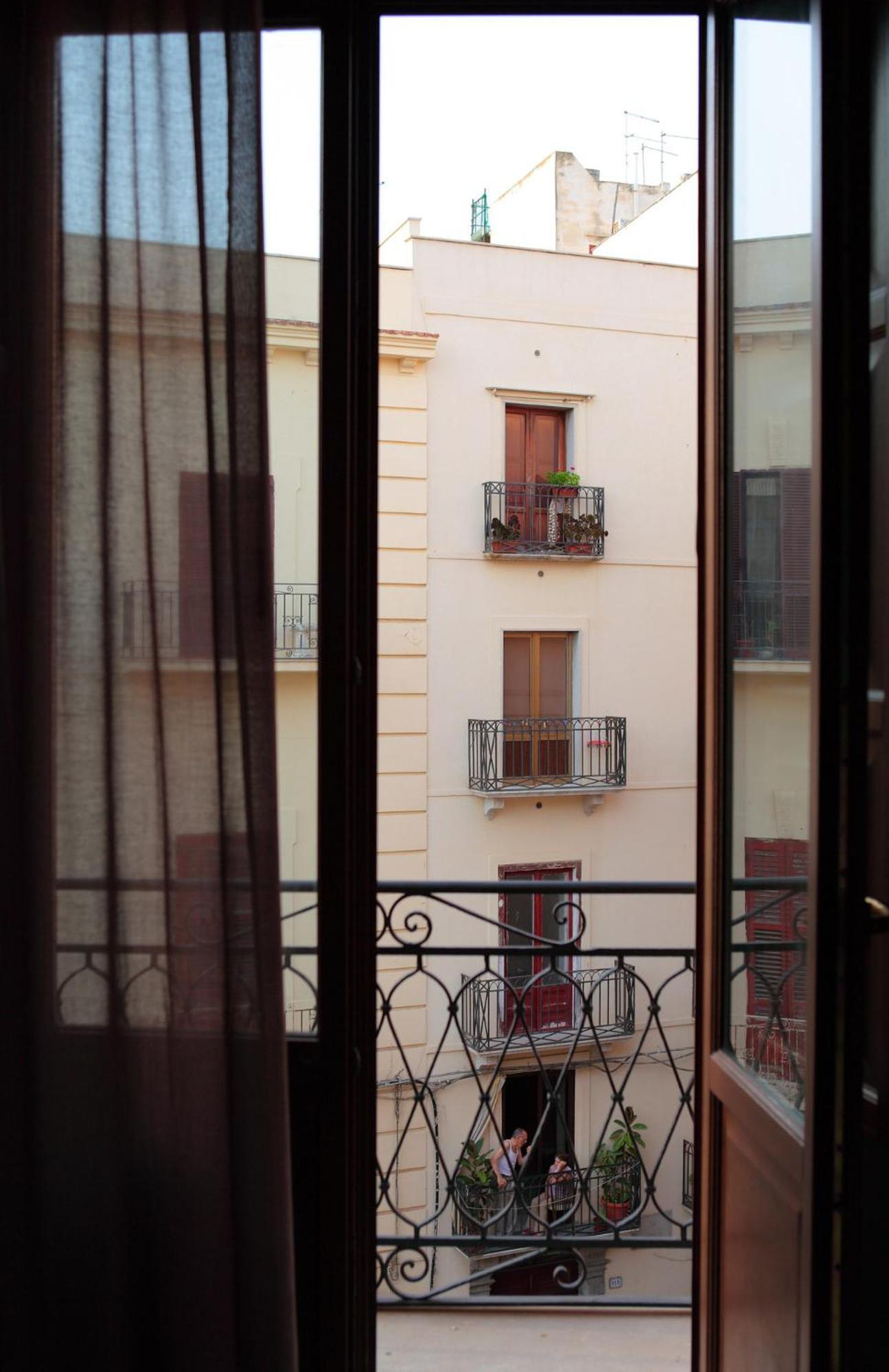 Palazzo Ossuna Trapani Exterior photo